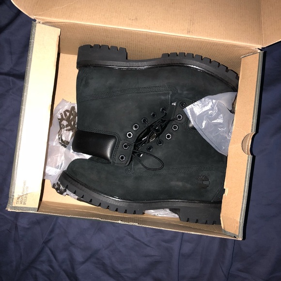 All Black Timberlands Brand New Never Wore - Picture 1 of 8
